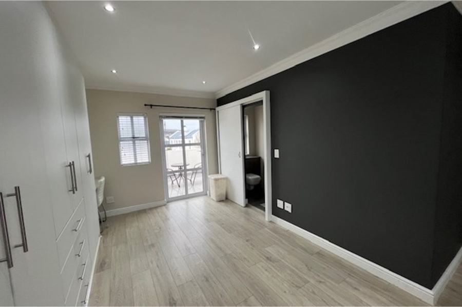 To Let 4 Bedroom Property for Rent in Croydon Olive Estate Western Cape